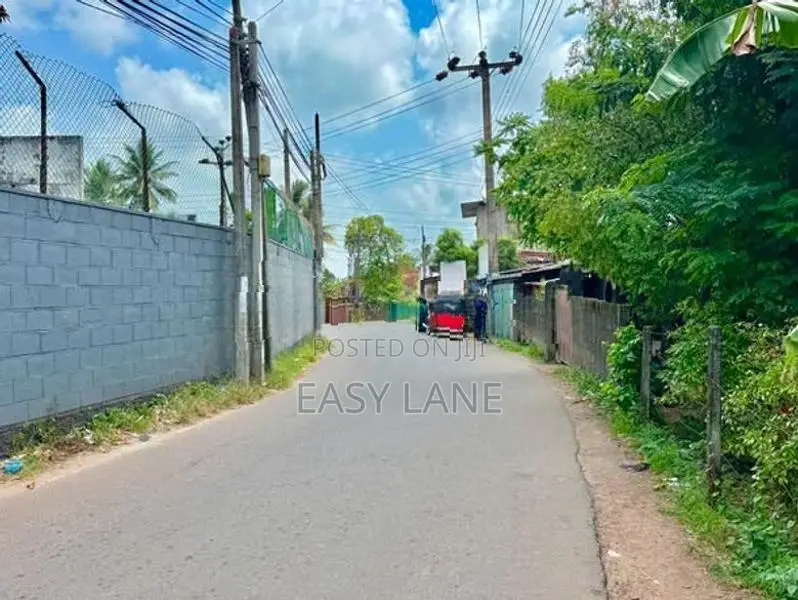 පිළියන්දල පදිංචියට වටිනා ඉඩමක් වහාම විකිණීමට