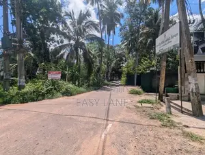 ගම්පහ – යාගොඩ දුම්රිය ස්ථානය ආසන්නයෙන් පර්චස් 12.29 Land