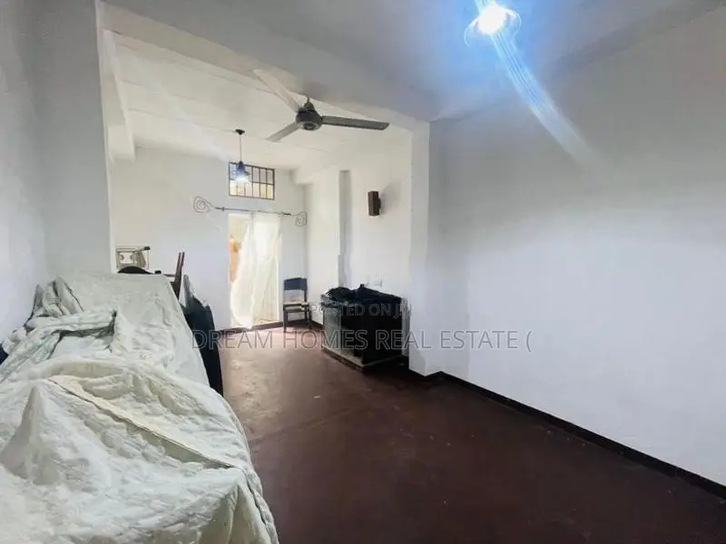 Two Houses on One Property for Sale – Battaramulla