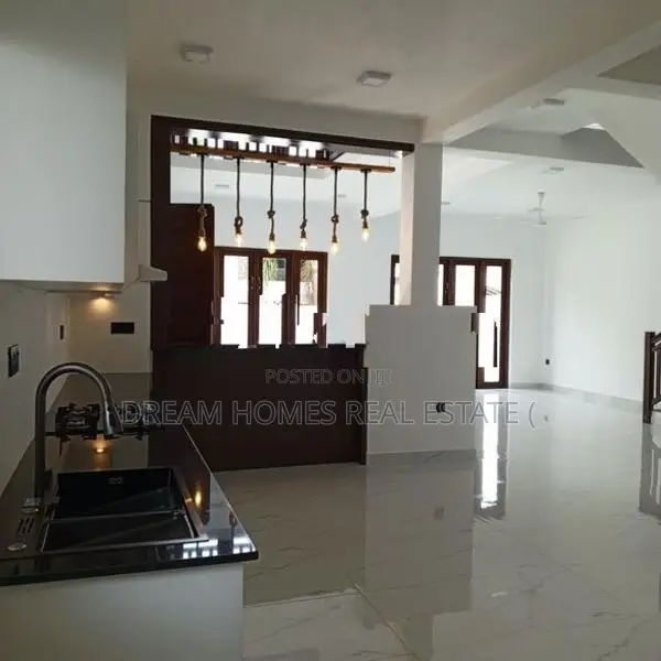 Luxury Residence with Panoramic Colombo Skyline Views for Sale Kandana