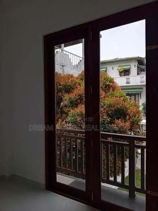 Luxury Residence with Panoramic Colombo Skyline Views for Sale Kandana