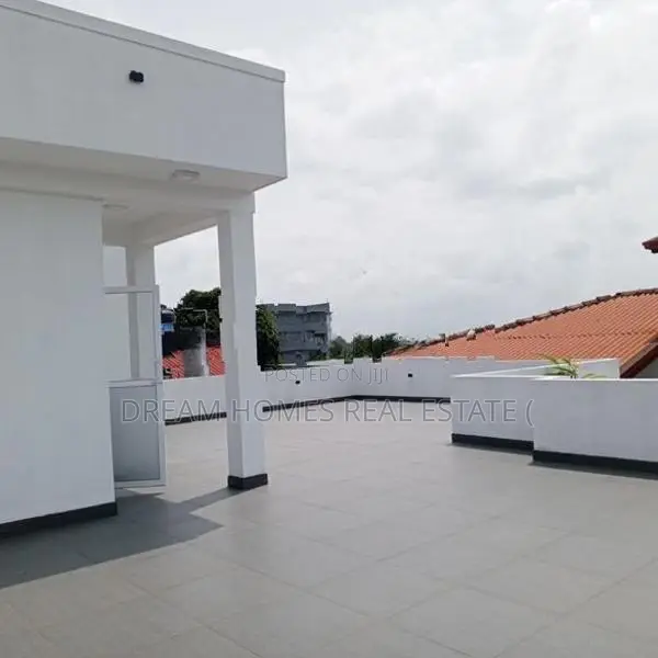 Luxury Residence with Panoramic Colombo Skyline Views for Sale Kandana