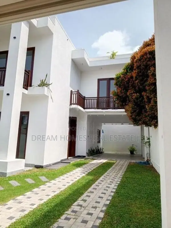 Luxury Residence with Panoramic Colombo Skyline Views for Sale Kandana