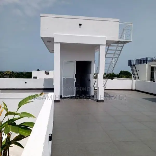 Luxury Residence with Panoramic Colombo Skyline Views for Sale Kandana