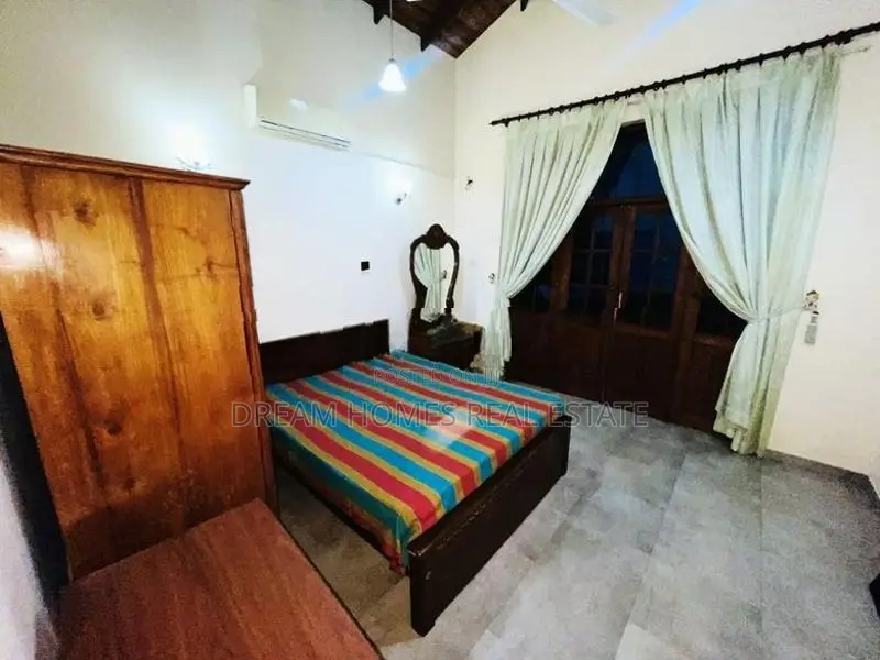 Fully Furnished 5-Bedroom House for Rent in Thalawathugoda