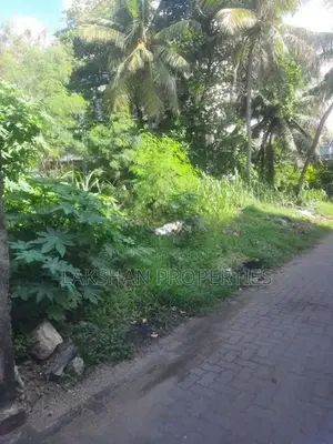 Land For Sale In Boralesgamuwa Lake Road