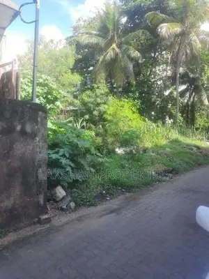 Land For Sale In Boralesgamuwa Lake Road