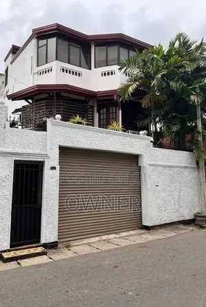 Three Story House For Sale In Mount Lavinia