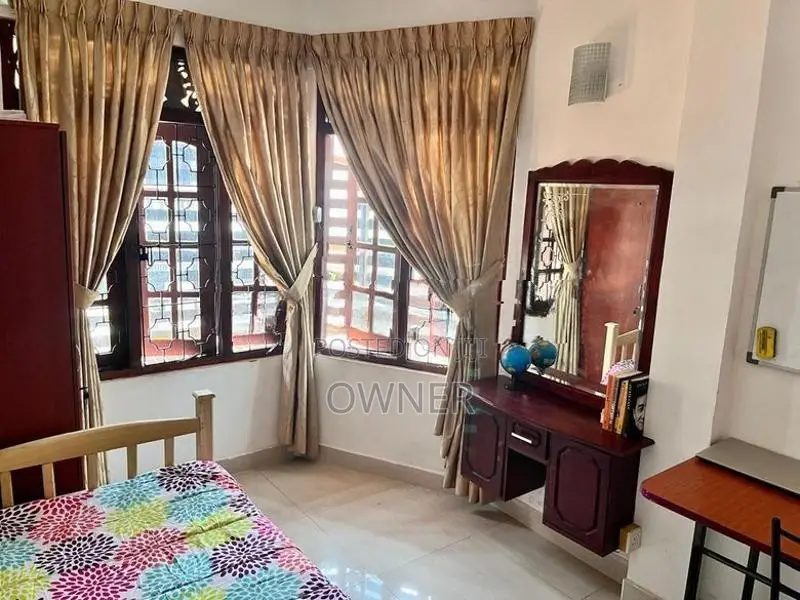 Three Story House For Sale In Mount Lavinia
