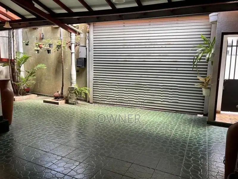 Three Story House For Sale In Mount Lavinia