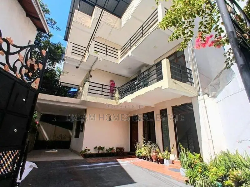 3 Bed Spaces Upstair For Rent - Pitakotte In Kotte