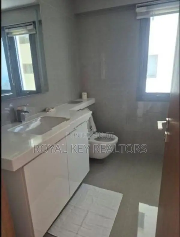 Colombo 2 - Straight tower -03 Bedroom Furnished Apartment for Rent