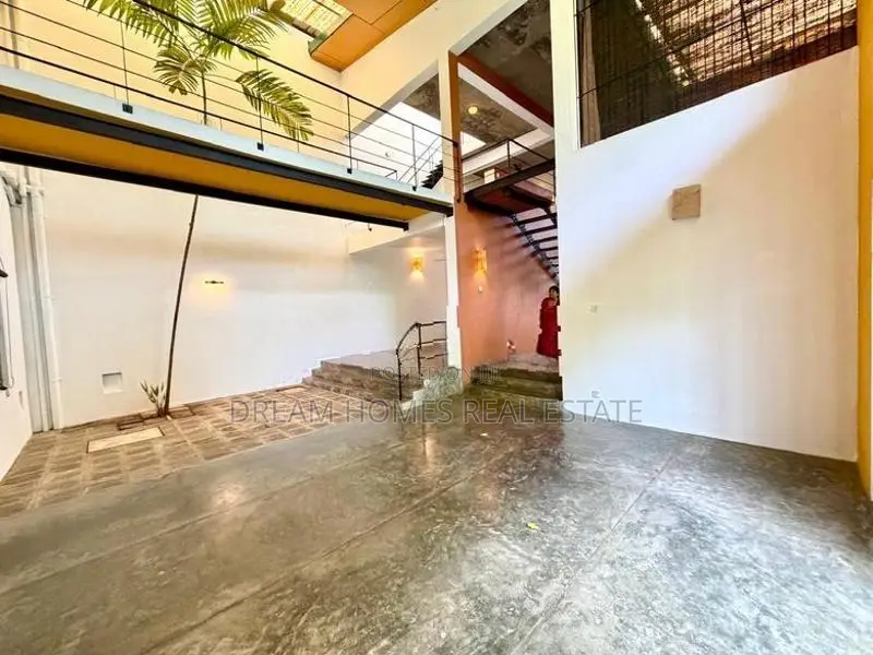 Luxury Two-Storey Family House For Sale – Thalawathugoda In Talawatugo