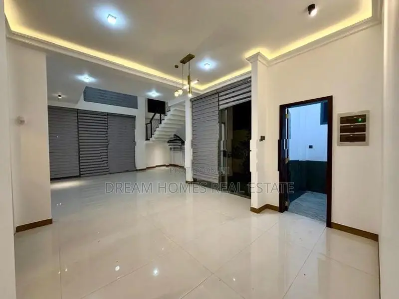 Modern 4 Bedroom House for Sale – Thalawathugoda