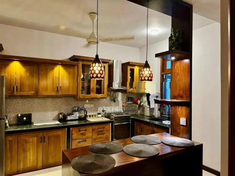 Luxury House For Sale In Akuregoda Million Battaramulla