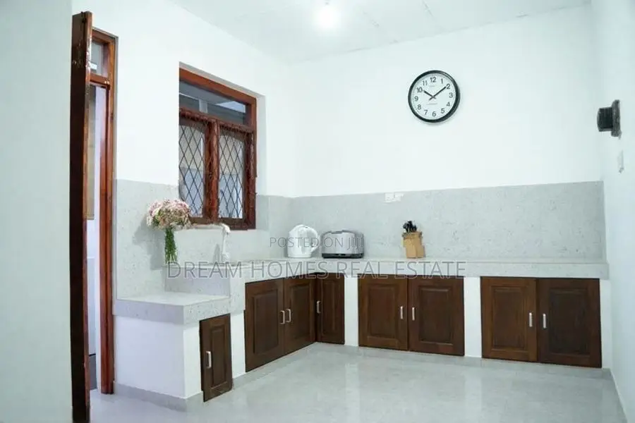 Newly Renovated 5 BR House for Sale – Nugegoda