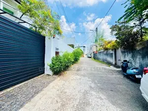 Modern House For Sale In Kotte With Rooftop Living Area