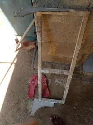 බිත්තියට රැක් එකක්