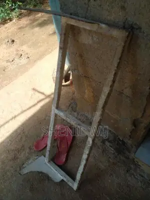 බිත්තියට රැක් එකක්