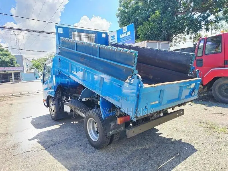 Hino Dutro DUMP TRUCK TIPPER 1C 2018