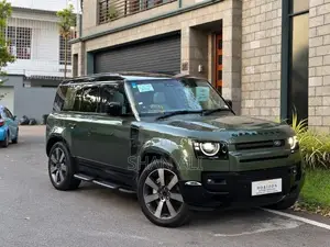 Land Rover Defender P300E HSE 2026