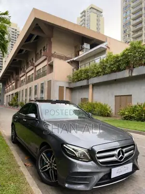 Mercedes Benz E350 Premium Plus 2017