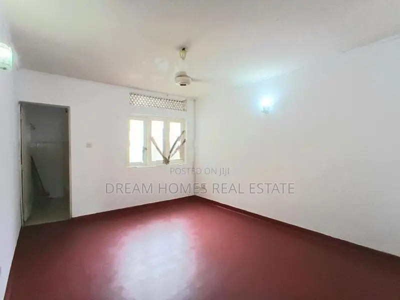 Near Fly Over , Office Space Or Accomodation - Nugegoda
