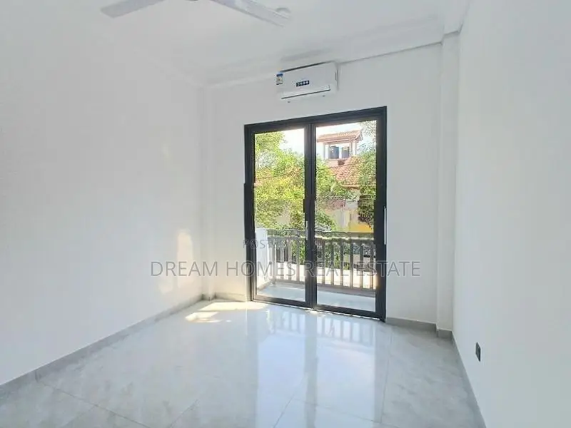 Modern New Hpuse For Sale - Piliyandala