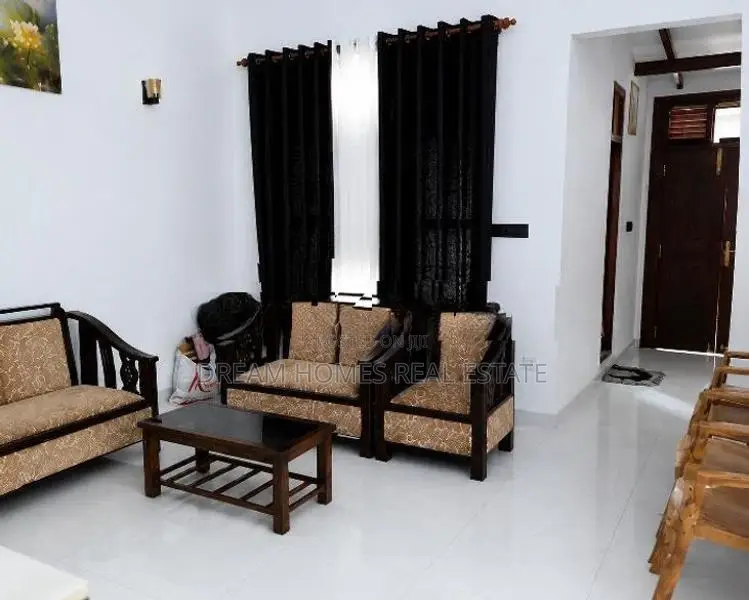 Modern Completed House For Sale - Piliyandala