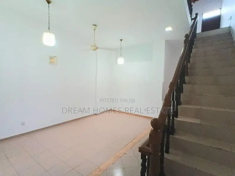 Spacious 6-Bedroom House For Rent In Colombo 05