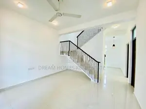 House for Sale with Swimming Pool – Kottawa