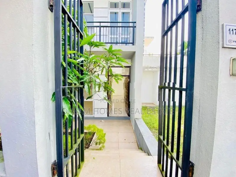 House for Sale with Swimming Pool – Kottawa