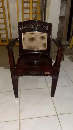 Piyestra 2 Tone Plastic Chair