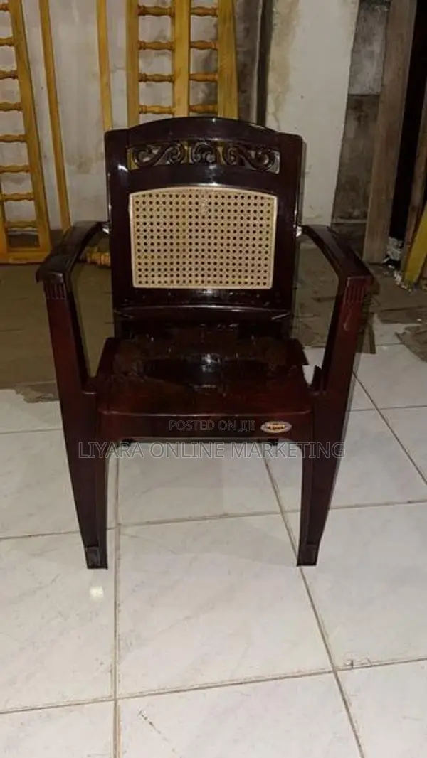 Piyestra 2 Tone Plastic Chair