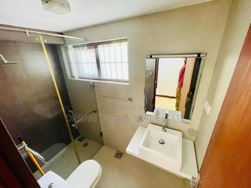 Beautiful 4-Bedroom House for Sale in Battaramulla