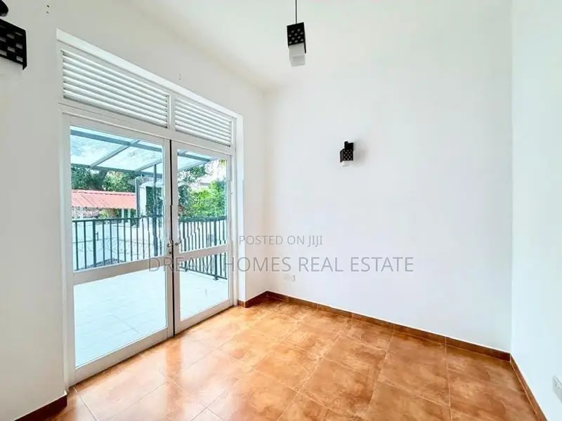 Spacious Family Home For Sale On Pothuarawa Road In Battaramulla
