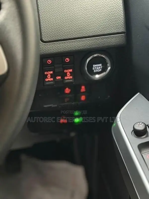 Toyota Roomy Custom GT 2023