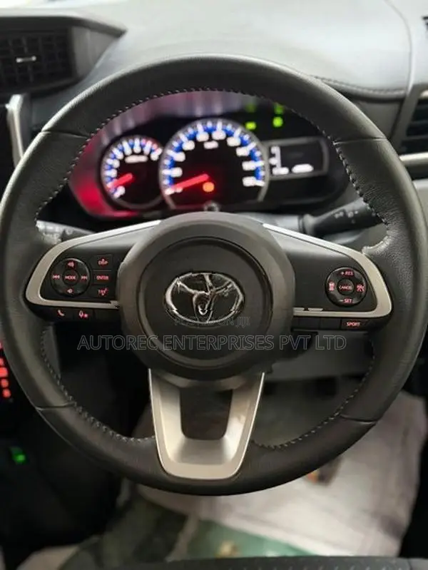 Toyota Roomy Custom GT 2023