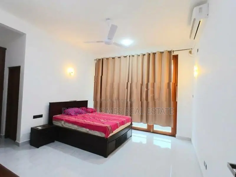 4 Bed Semi Furnished House - Thalawathugoda Near Junction