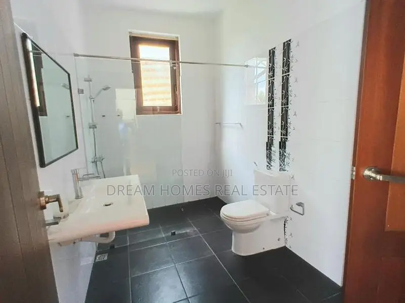 Thalawathugoda - 4 Bed Luxury House for Rent
