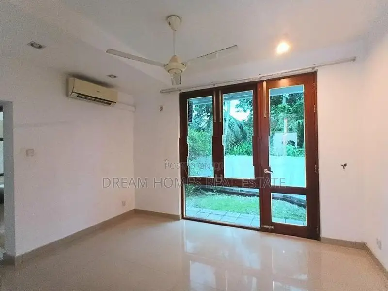 Thalawathugoda - 4 Bed Luxury House for Rent
