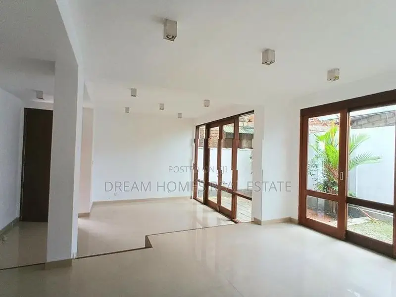 Thalawathugoda - 4 Bed Luxury House for Rent