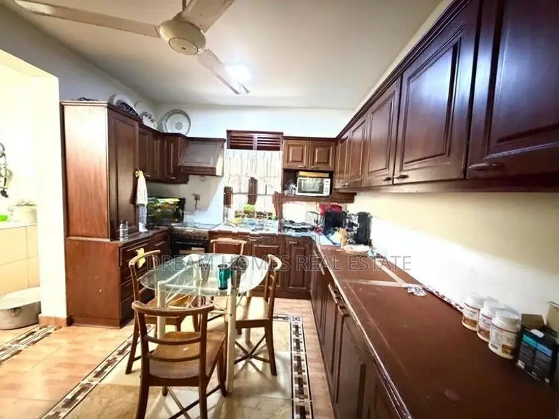 House For Sale IN Narahenpita – Colombo 05
