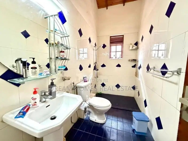 House For Sale IN Narahenpita – Colombo 05