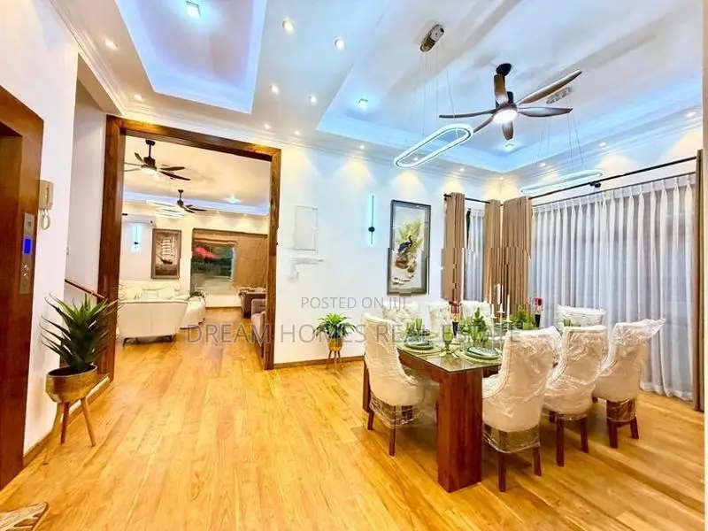 4 BR Smart House with Lift and Swimming Pool – Battaramulla