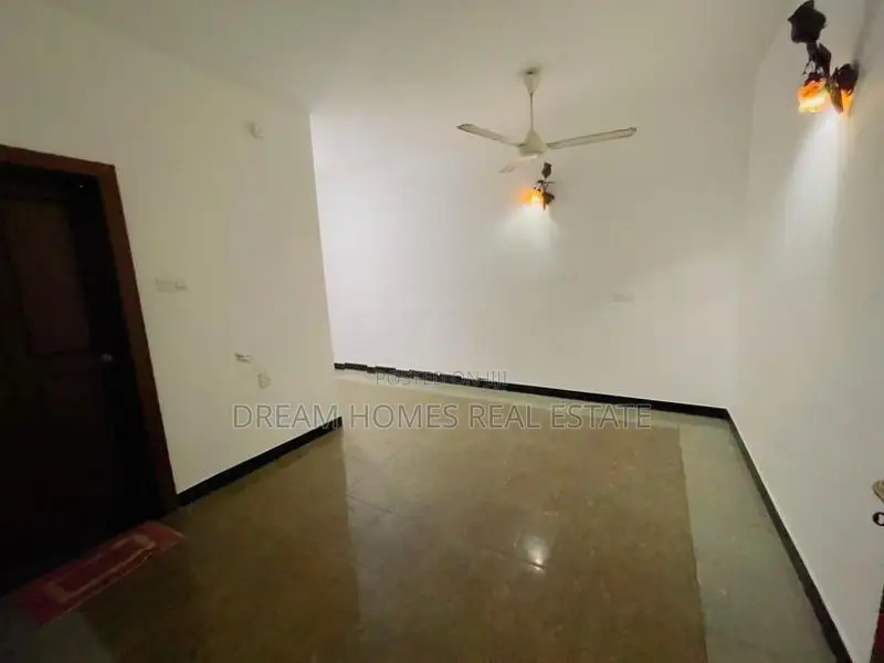 Luxury 2-Storey House with Swimming Pool for Sale Battaramulla