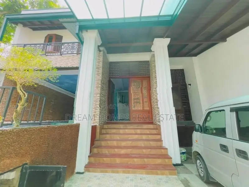 Luxury 2-Storey House with Swimming Pool for Sale Battaramulla