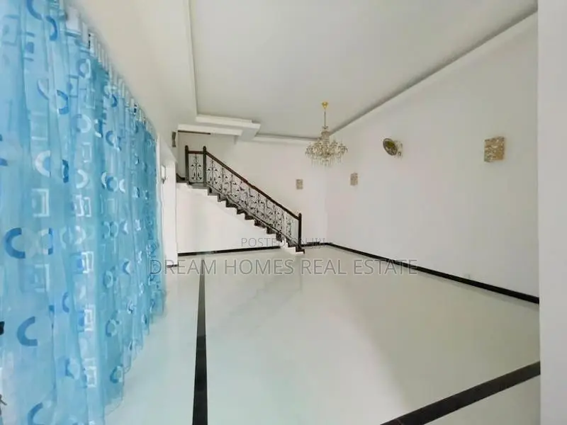 Luxury 2-Storey House with Swimming Pool for Sale Battaramulla