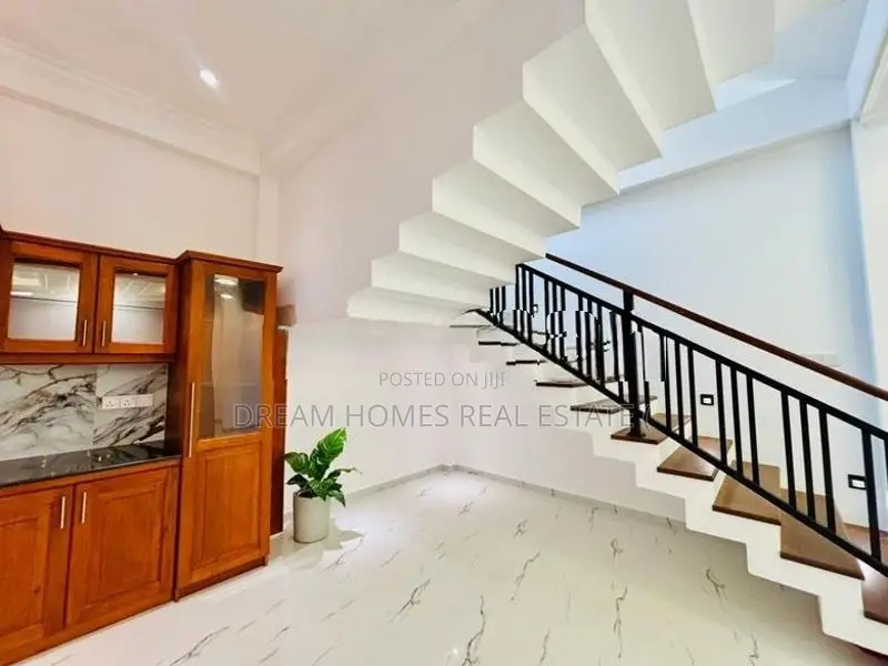 House With Rooftop Double Garage – Malabe