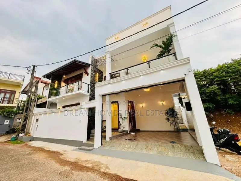 House With Rooftop Double Garage – Malabe